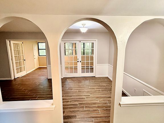 3rd image of 82 La Rue Pl NW