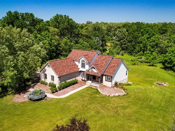 1242 Meadowbrook Ct, Oxford, MI 48371