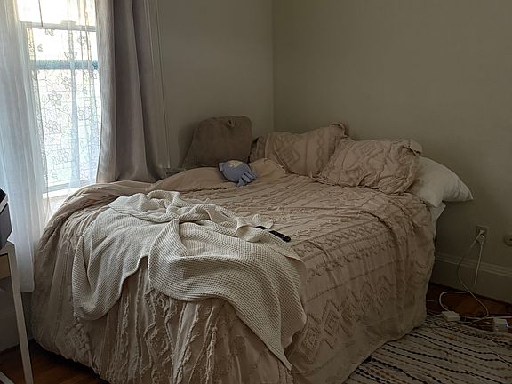 5th image of 1391 Washington St