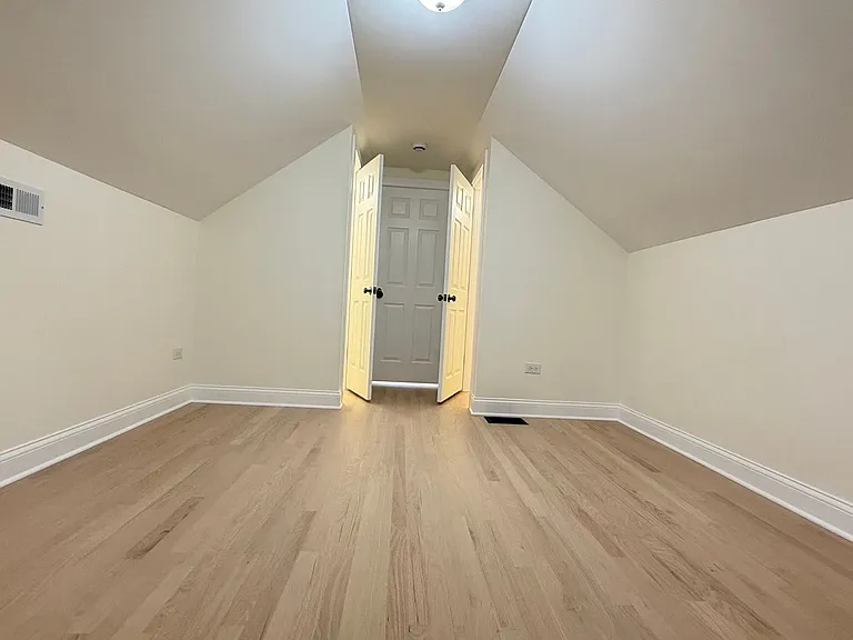 5821 W Gunnison St — Photo 37