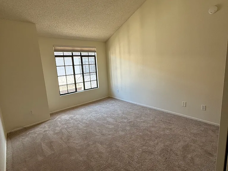 1122 Campbell St #1 — Photo 17