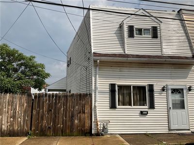 1957 Straubs Ln, Pittsburgh, PA, 15212