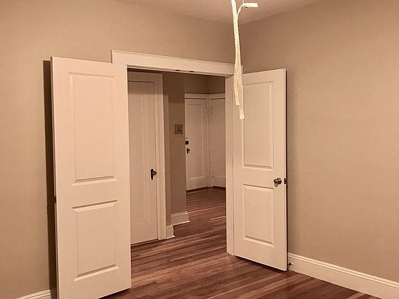 5th image of 52 Strathmore Rd APT 46