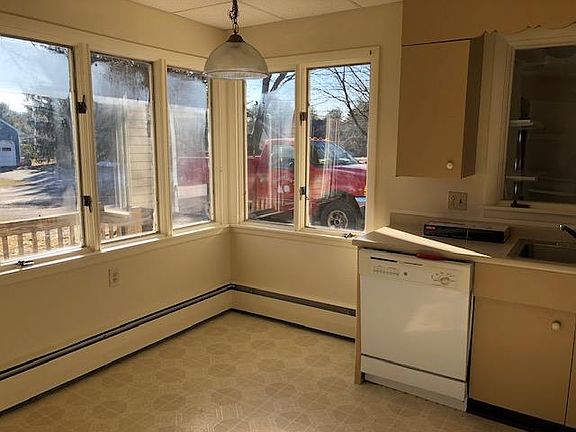 3rd image of 4 Brookside Way