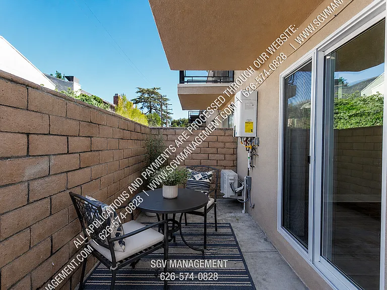427-433 W Duarte Rd — Photo 18