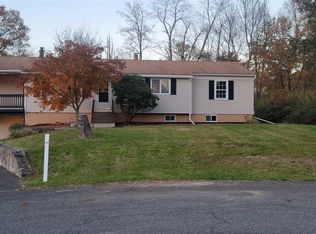 5 Haymaker Ln, Wallkill, NY 12589