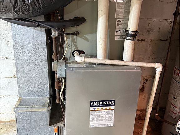 4th image of 125 Ayers Ave