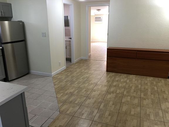 4th image of 5321 65th Pl Floor 1