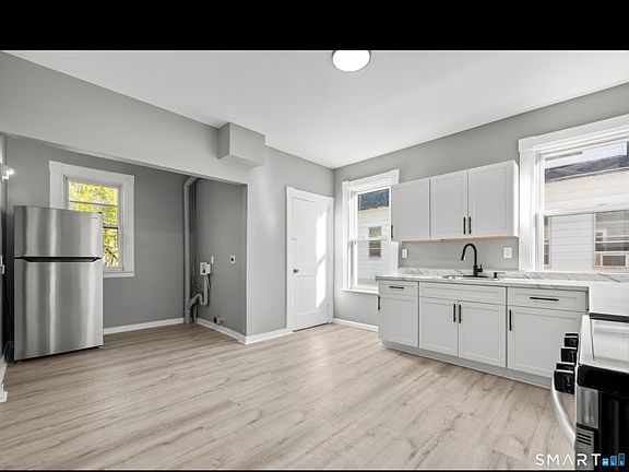 2nd image of 362-364 Sigourney St Floor 2