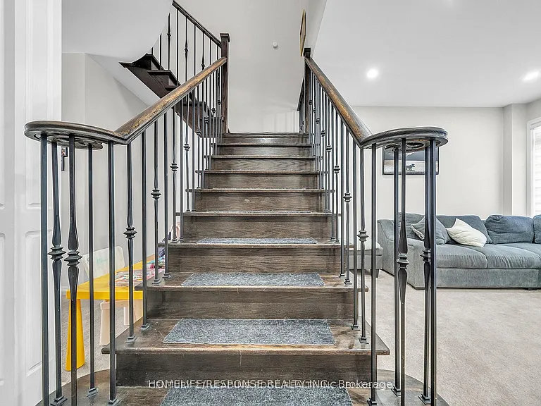 5 Gooseman Cres — Photo 11