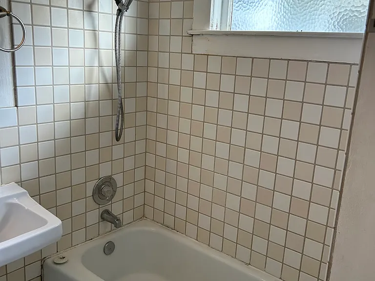 1614 Meade Ave — Photo 6