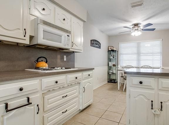 5th image of 1625 Lake Shore Ln