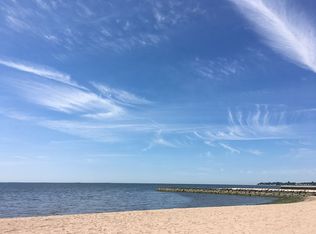109 W Walk, West Haven, CT 06516