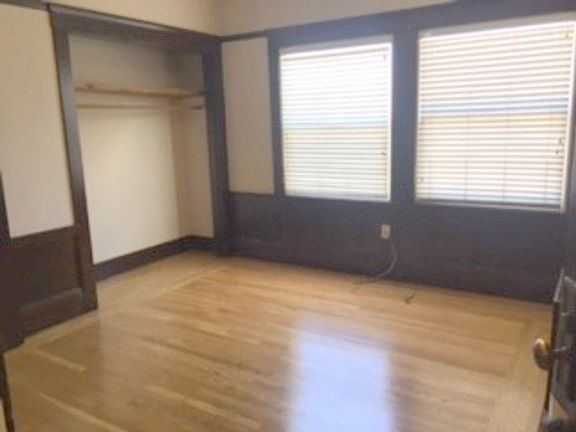 4th image of 596-582-576-564- E 14th St #D2