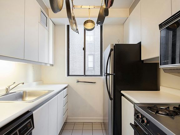 3rd image of 108 5th Ave APT 10A