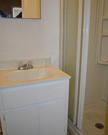 Main Floor bath