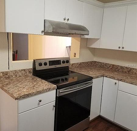 4th image of 1426 Meadowbrook Ave