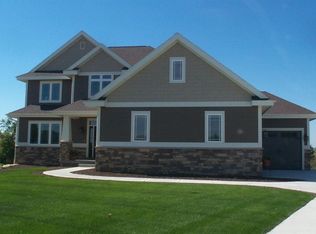 1626 Bellewood Dr, Waunakee, WI 53597