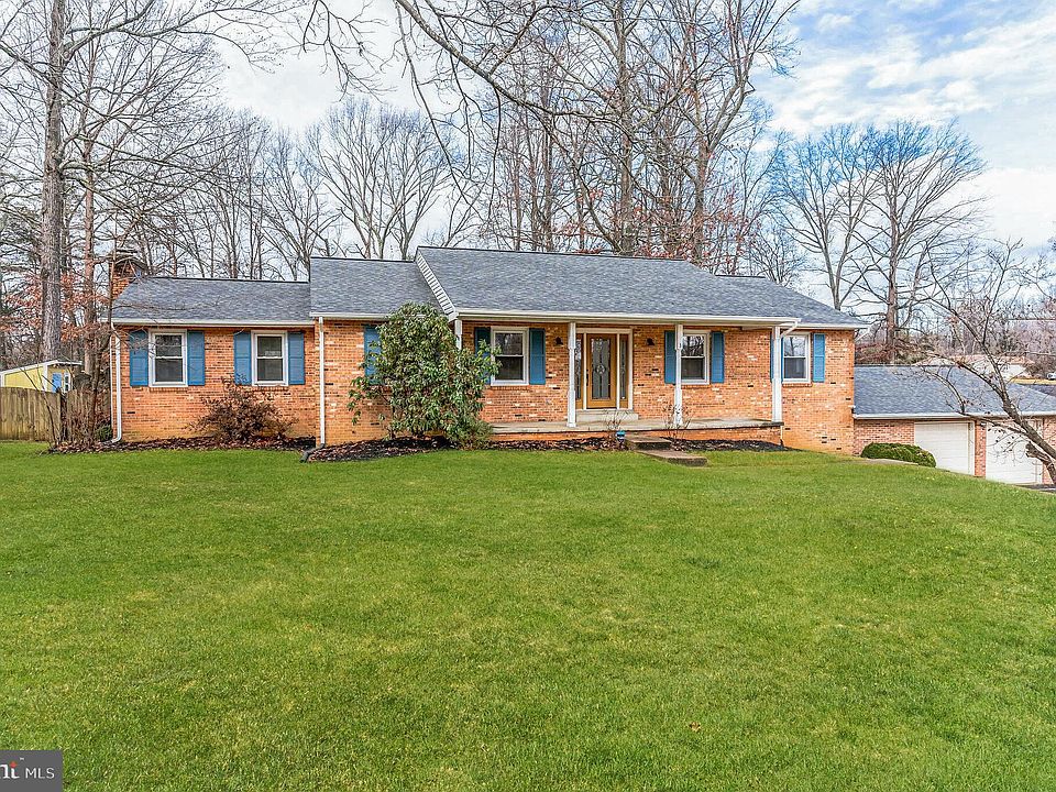 1st image of 3 Carter Ln