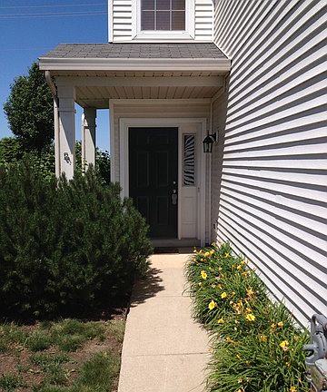 2nd image of 3043 Creekside Dr #3043