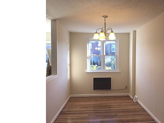 5th image of 220 Rock St