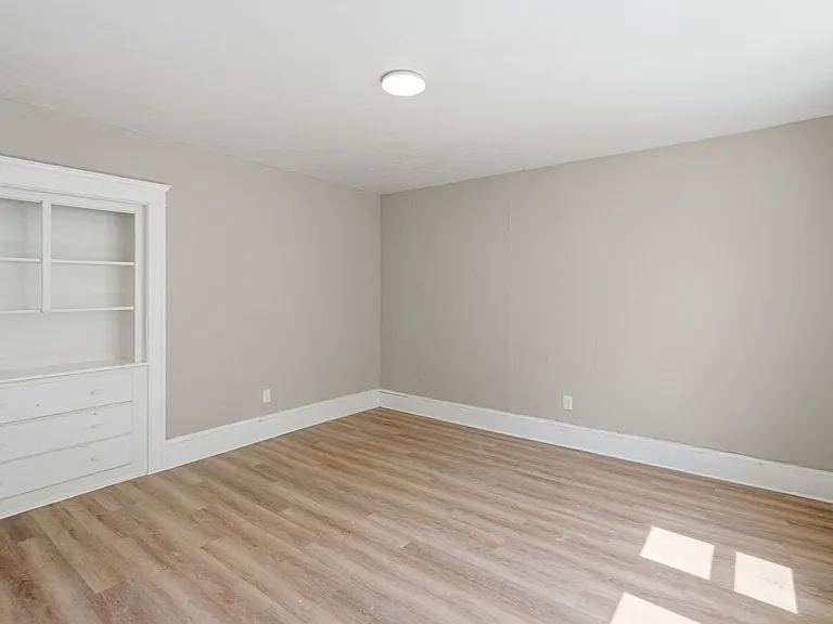 387 Grove St — Photo 7