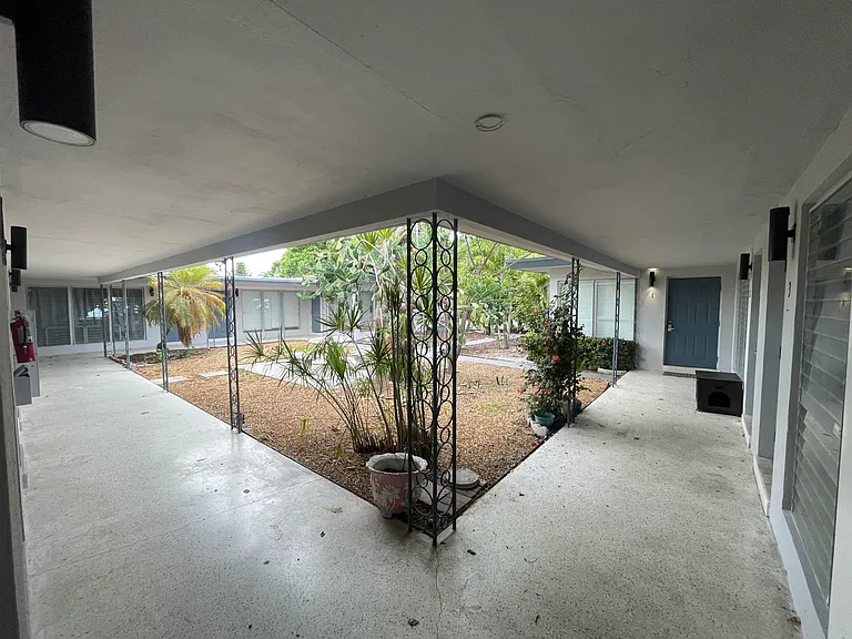 1708 NE 20th Ave #4 — Photo 4