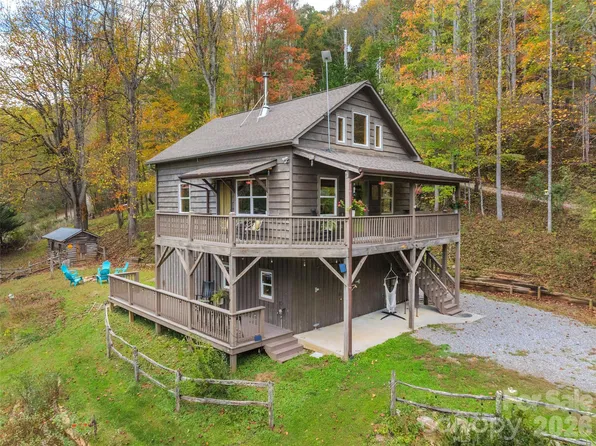 43 Rough Knob Rd, Clyde, NC 28721