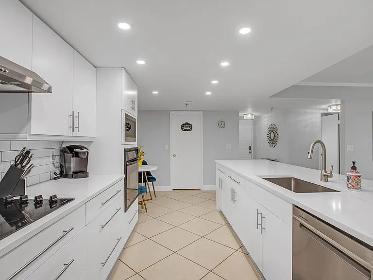 955 Egret Cir #104 — Photo 7