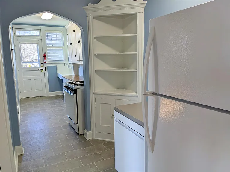 3157 Indianola Ave — Photo 5