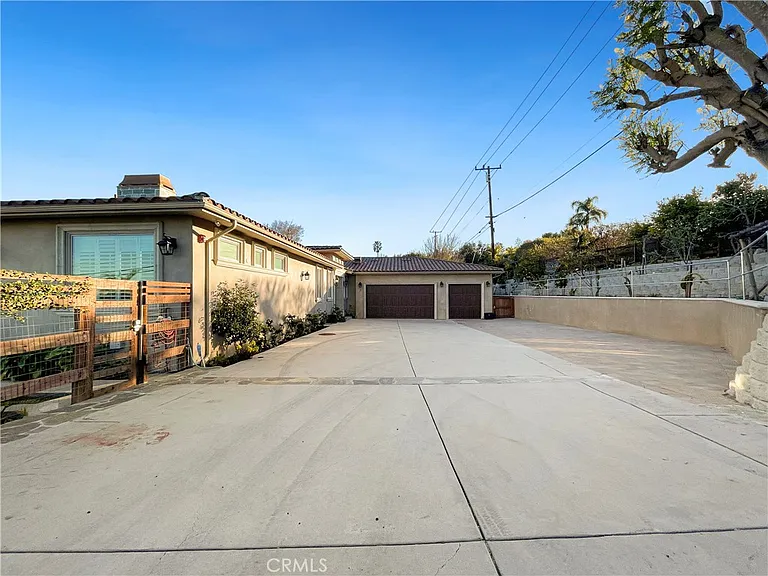 2 Stallion Rd — Photo 42