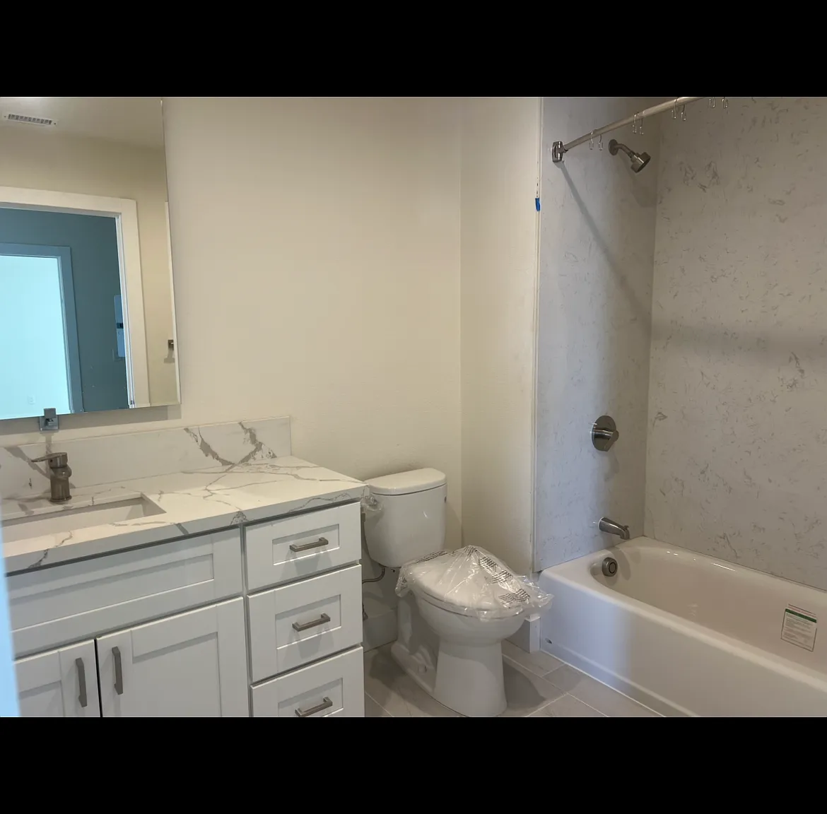2 bed, 698 sqft, $2,395 — Photo 4