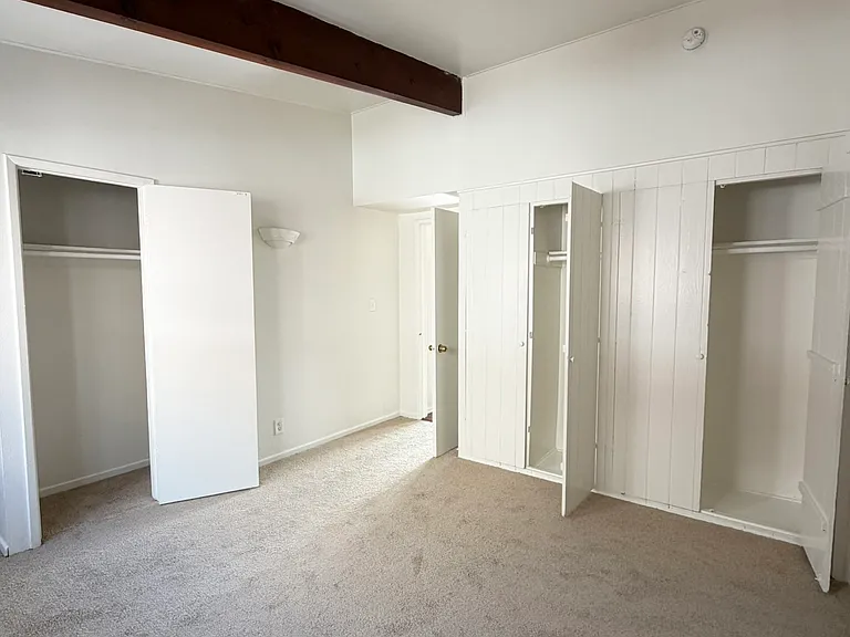 7036 Hawthorn Ave #10 — Photo 6