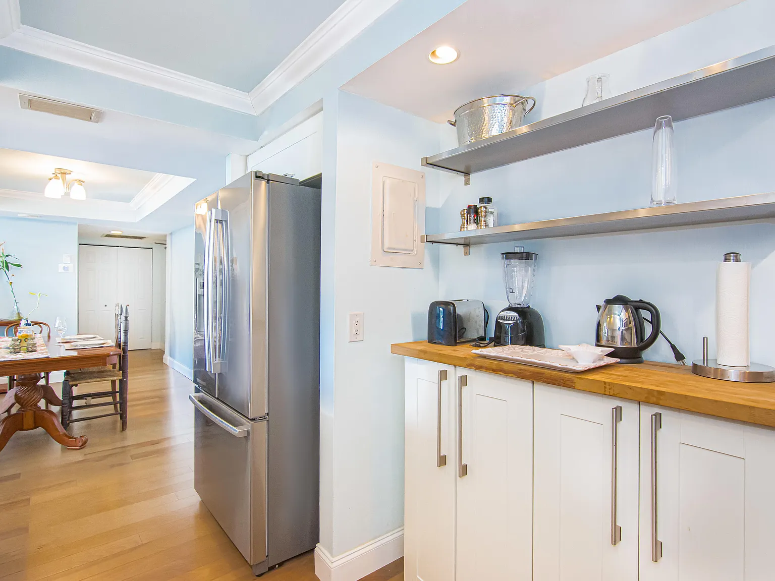 2 bed, 2.0 bath, 1170 sqft, $5,500 — Photo 4