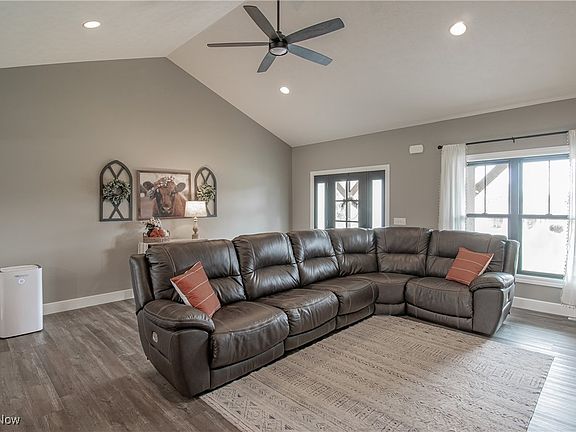 5th image of 49981 N Park Cir