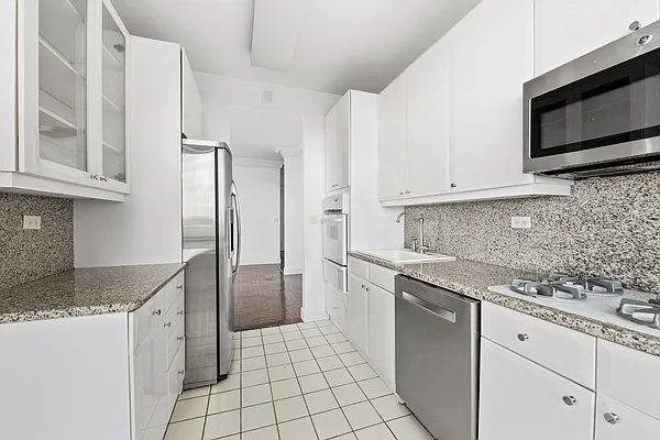 Rented by Douglas Elliman | media 8