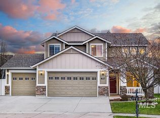 827 E Fallingbranch Ct, Meridian, ID 83642