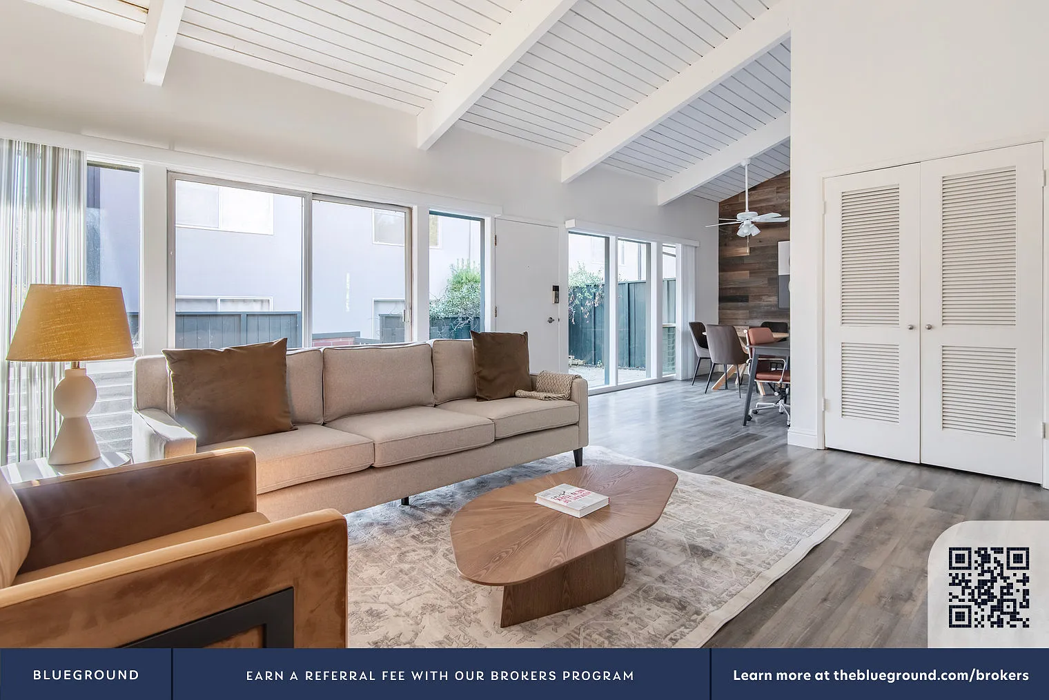 2 bed, 2.0 bath, 1102 sqft, $7,120 — Photo 3