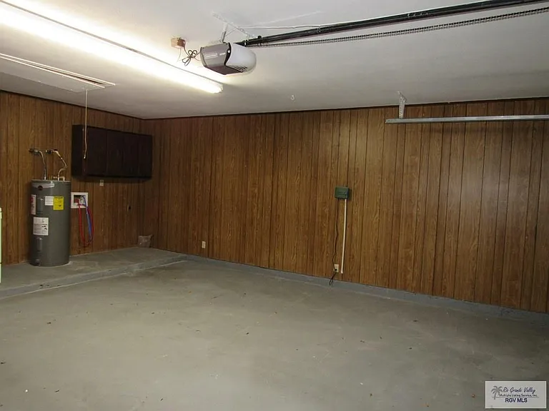 918 E Leggett Rd — Photo 20