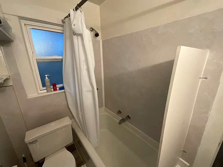 1017 Fairfield St #2 — Photo 10