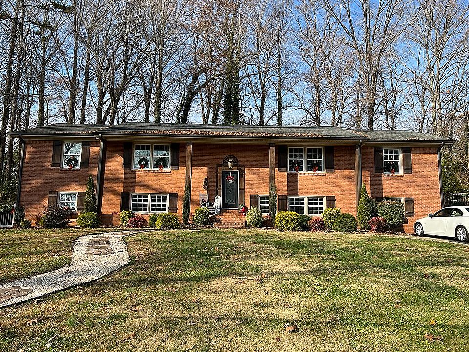 1st image of 1048 Pine Lake Dr