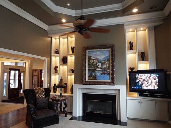 Propane gas log fireplace