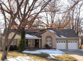 6142 Howe Dr, Fairway, KS 66205
