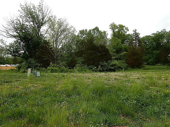 2nd image of 7527 Stillwater Dr