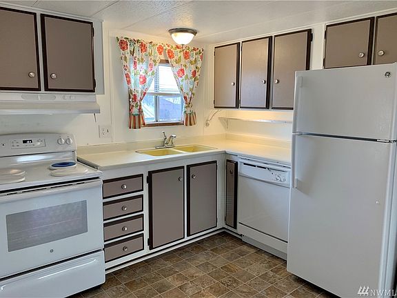 2nd image of 537 NE Troutdale Ave