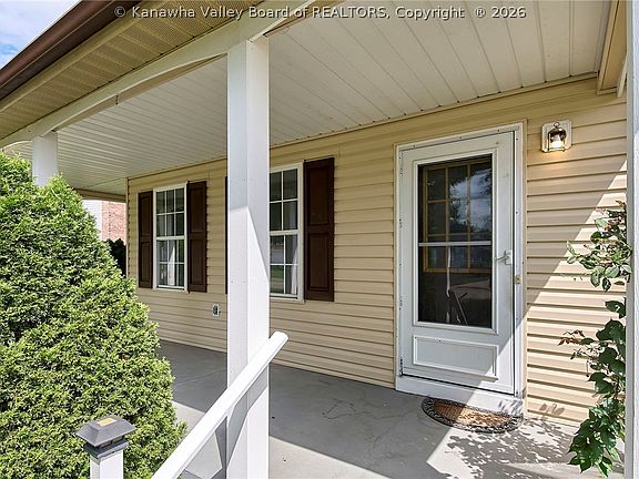3rd image of 21 Christopher Dr