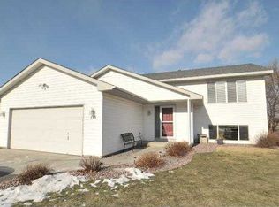 175 Bluestem Ave E, Shakopee, MN 55379