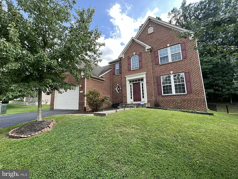 4511 Nightingale Ct — Photo 3