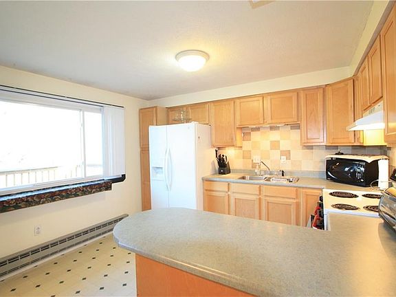 2nd image of 4 Hanford Ave