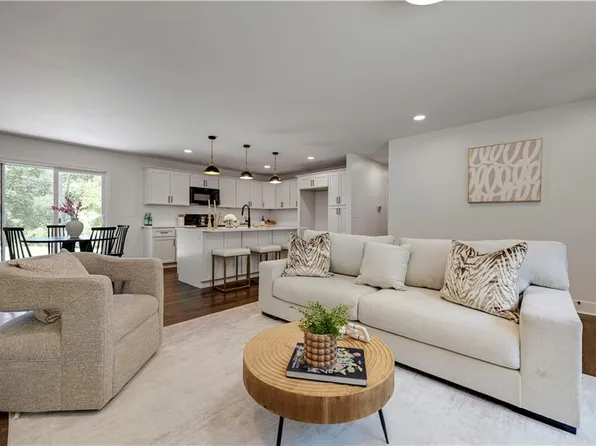 10506 Westbrooke Dr, Overland Park, KS 66214
